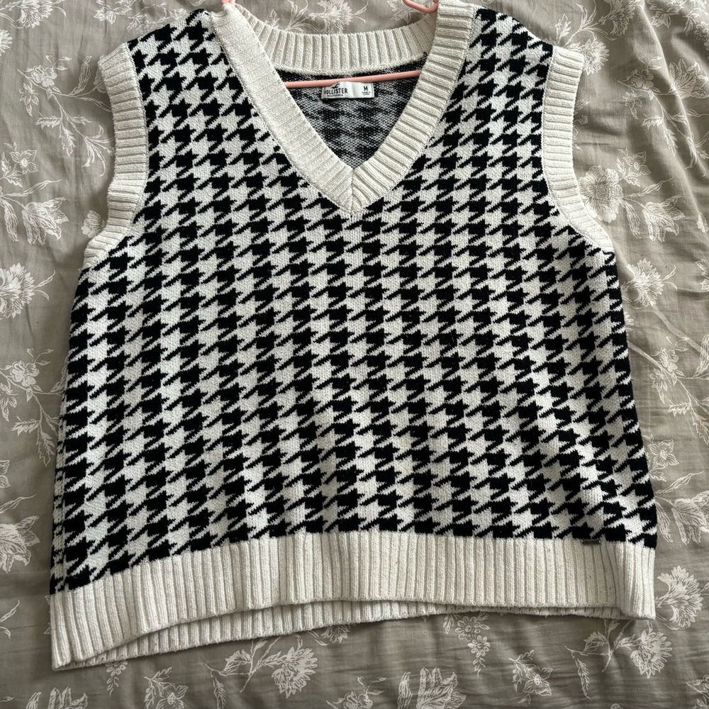 Hollister Sweater vest